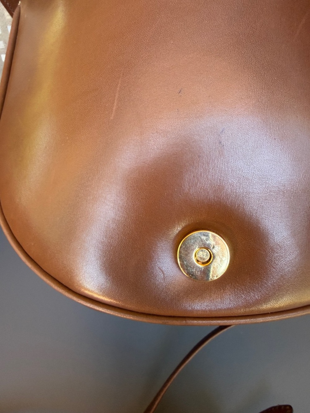 Salvadore Ferragamo vintage brown Leather Saddle Crossbody Bag with Gold Accent - Picture 4 of 10